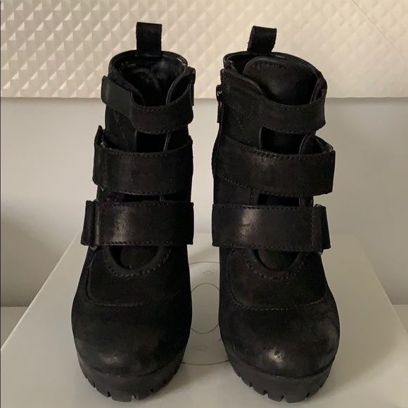 KOLA Leather Bootie - Picture 4 of 7